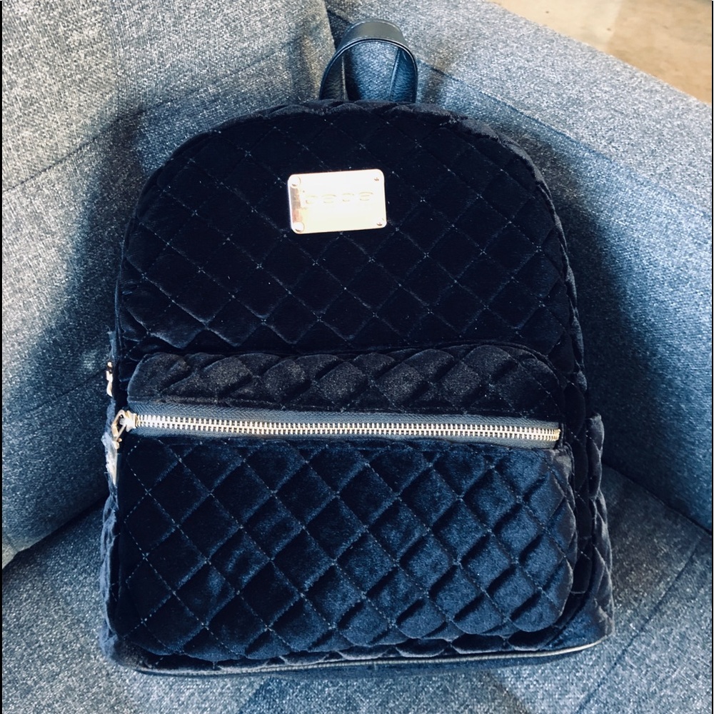 bebe- MARIA VELVET QUILTED LARGE BACKPACK - Picture 2 of 4